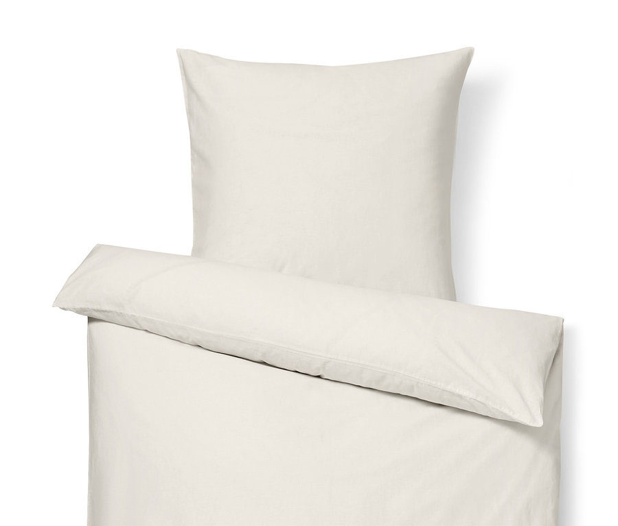Beige Baumwoll-Leinen-Bettwäsche, Kissen und Bettdecke.