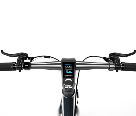 Detailaufnahme des Lenkers eines SHARP Hybrid E-Bikes mit Display.