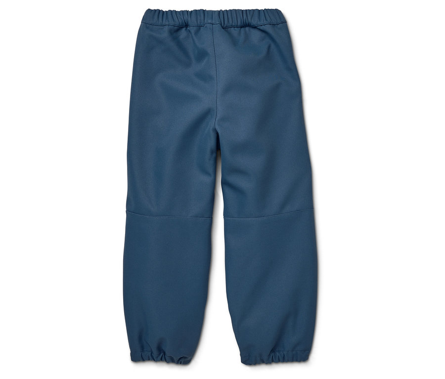 Eine blaue Kinderhose auf einem weißen Hintergrund.