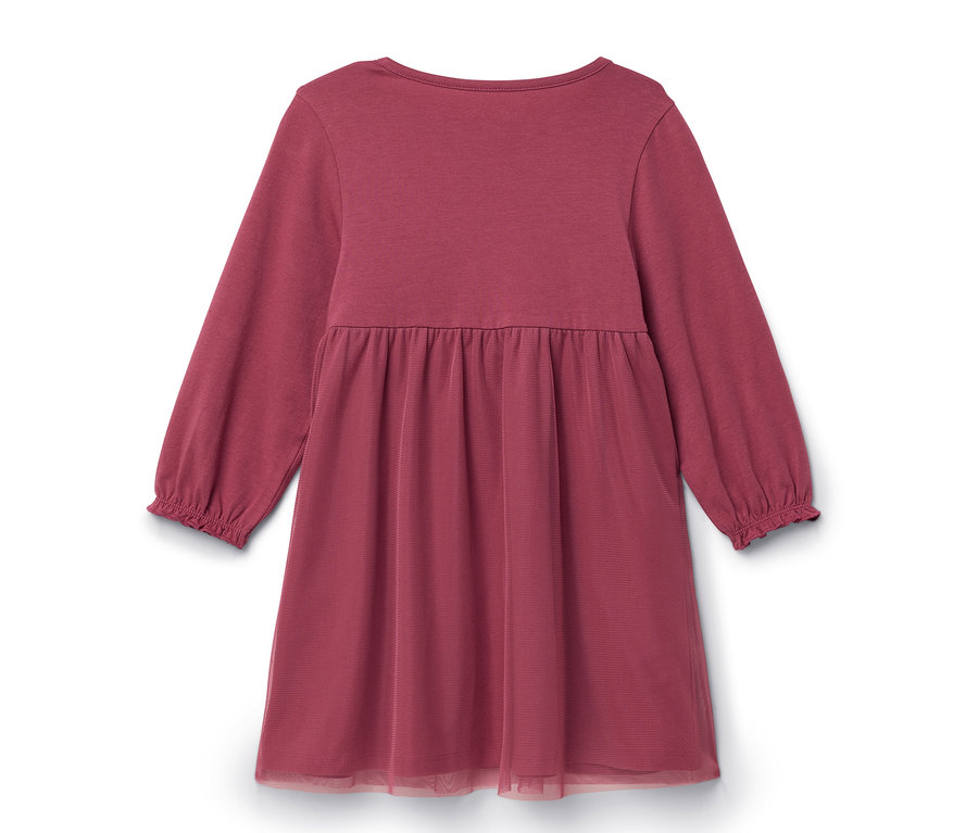 Rosa Kleid mit langen Ärmeln und gerafftem Rock.