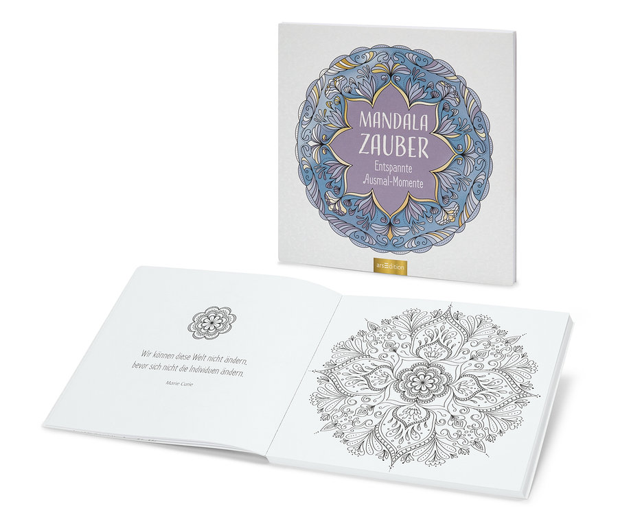 Mandala Zauber Buch aufgeschlagen, zeigt eine Seite mit einer schwarz-weißen Mandala-Illustration.