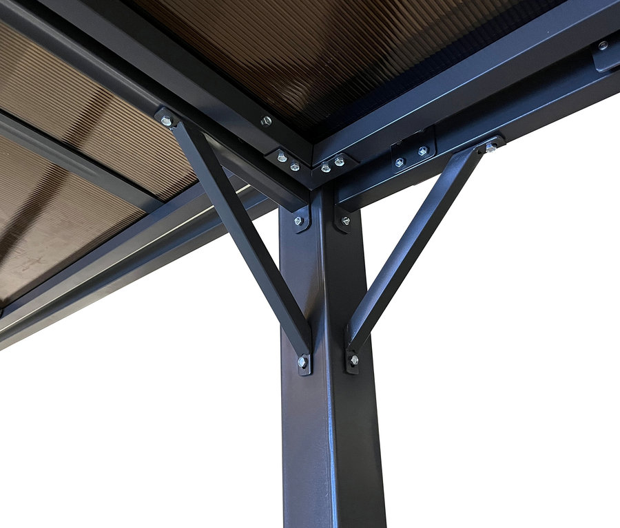 Detailaufnahme einer Eckstütze der ausziehbaren Leco Pergola mit Aluminiumrahmen und braunem Dach.
