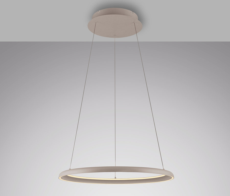 Die schwarze SCHÖNER WOHNEN-Kollektion Pendelleuchte »Quillo« hängt von der Decke.