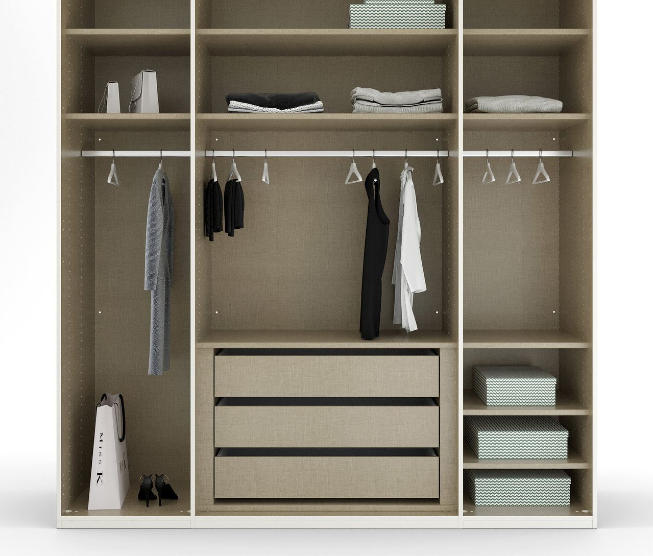 Innenraum eines champagnerfarbenen, 4-türigen rauch Schrank »Skat Shine« mit Regalen, Schubladen und Kleiderstangen mit Kleidung.