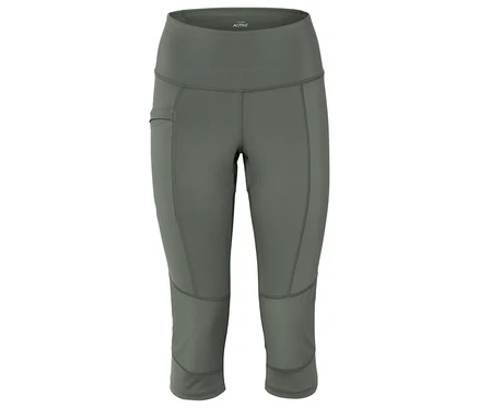 Nahaufnahme einer grauen, dreiviertellangen Leggings mit hoher Taille und seitlicher Tasche.