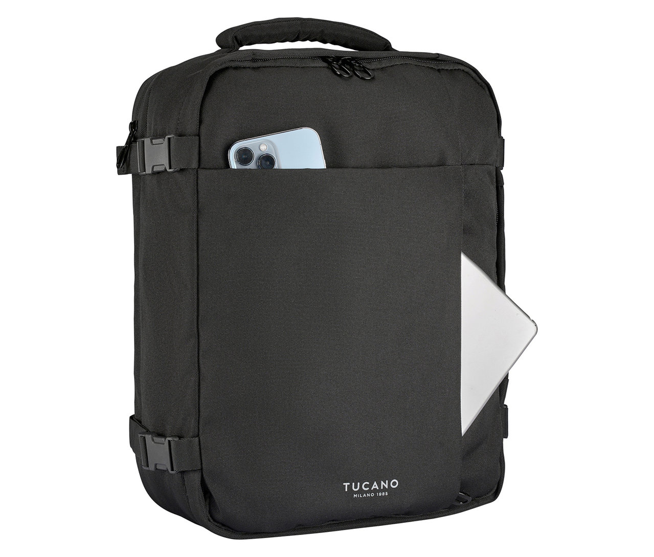 Schwarzer Tucano Rucksack mit einem Smartphone in der Vordertasche und einem Tablet in der Seitentasche.