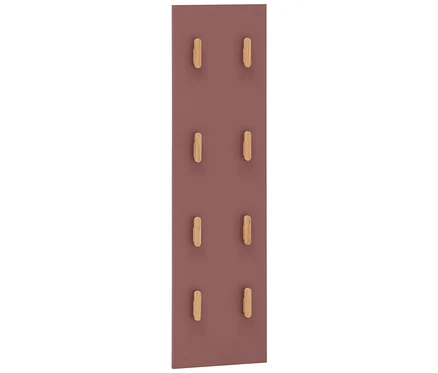 Eine lange, rosafarbene Wandgarderobe mit acht Holzpflöcken in zwei Reihen.