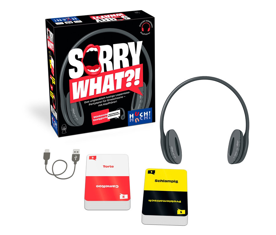 Ein 'Sorry What?!' Partyspiel für Erwachsene mit Kopfhörern, zwei Spielkarten und einem USB-Ladekabel auf einem weißen Hintergrund.