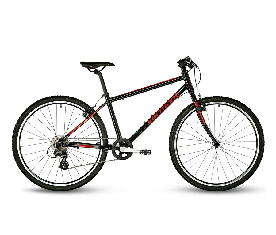 Schwarzes und rotes Vermont Superlite Sport 26" Kinderfahrrad auf weißem Hintergrund.