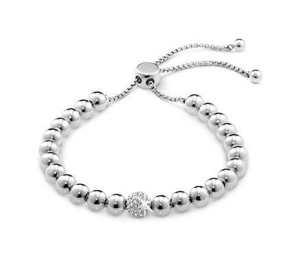 Silbernes Armband verziert mit Swarovski® Kristallen auf weißem Hintergrund.