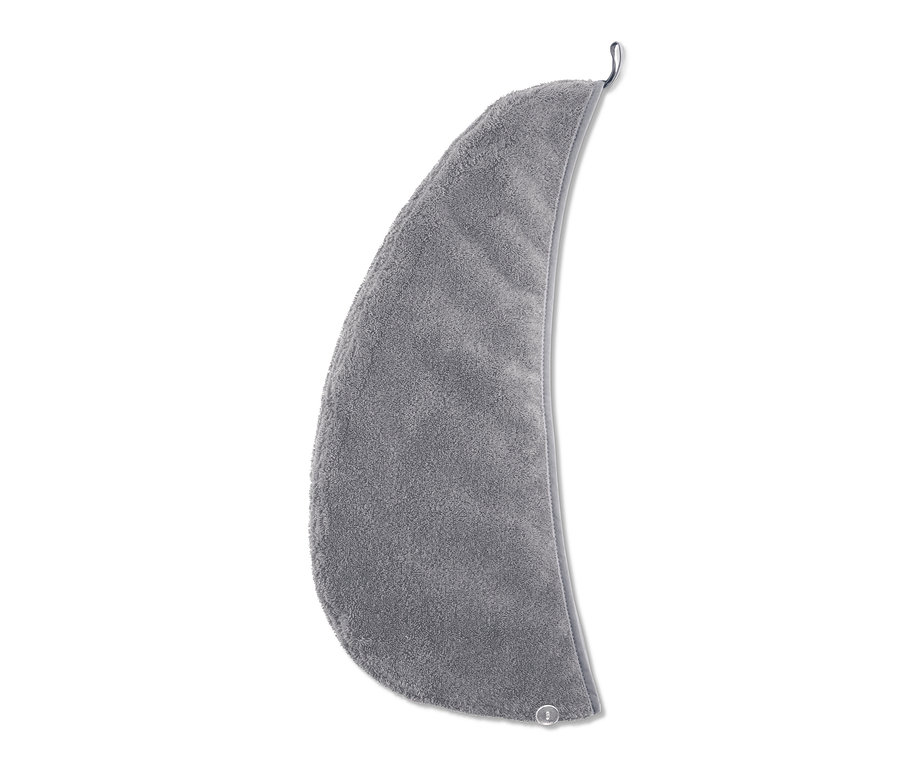 Graues Turban-Handtuch mit Knopf.