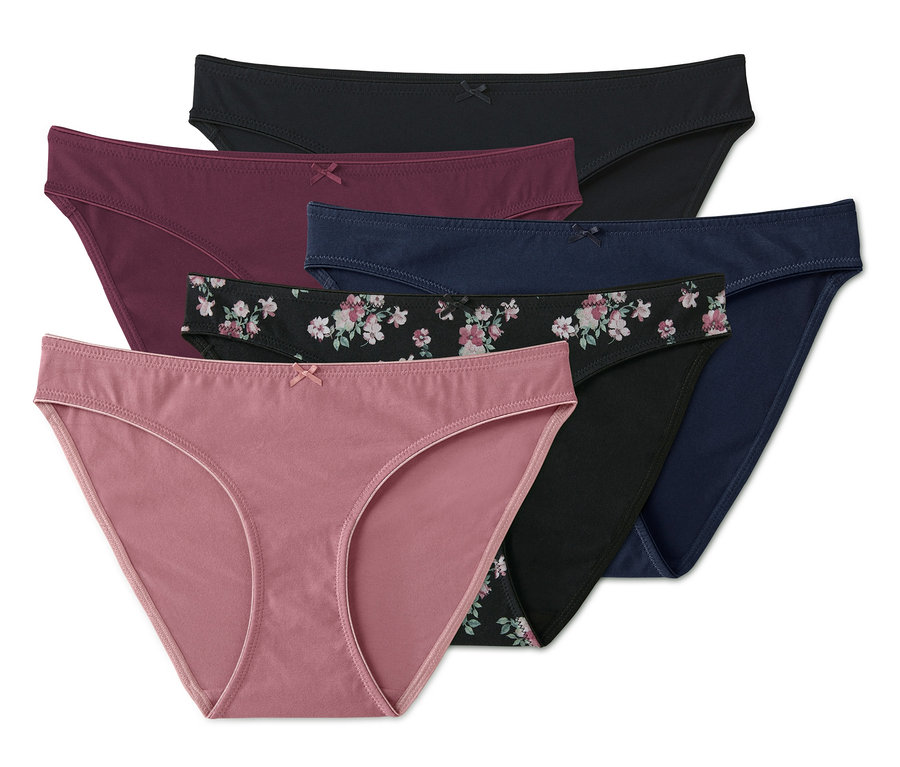 Fünf Slips in verschiedenen Farben.