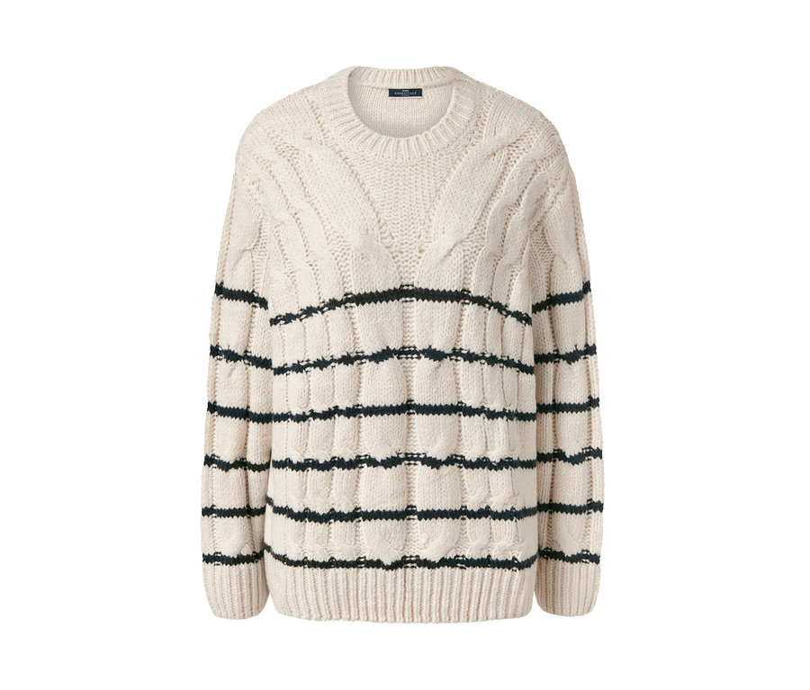 Gestreifter Strickpullover.