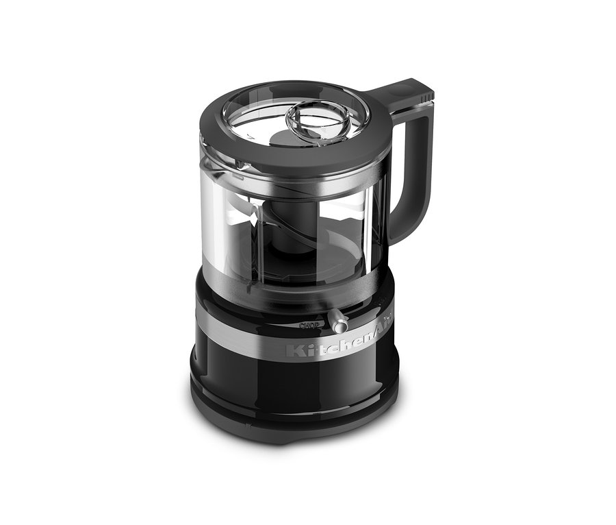 Detailaufnahme eines schwarzen KitchenAid-Zerkleinerers mit transparentem Behälter. Der KitchenAid-Zerkleinerer »5KFC3516« in Onyxschwarz hat ein Fassungsvermögen von ca. 830 ml.