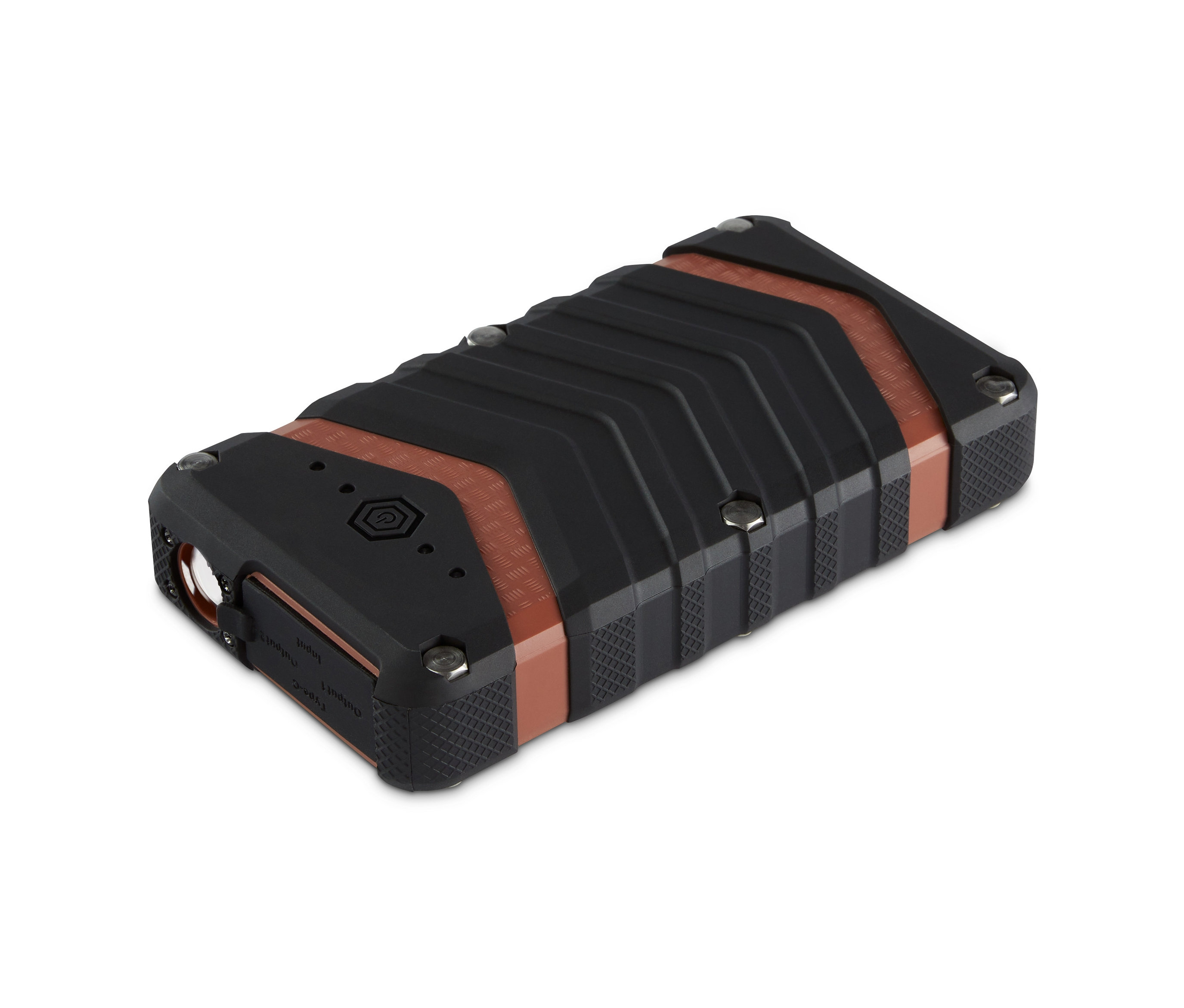 Nahaufnahme einer wasserdichten Powerbank mit Taschenlampe in Schwarz und Kupfer.