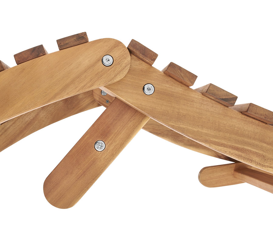 Detailansicht einer zusammenklappbaren Wellenliege »Lenja«.