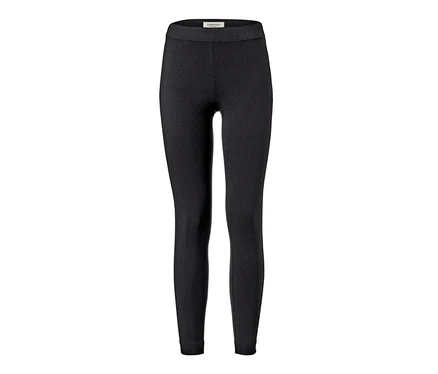 Schwarze Stretchhose.