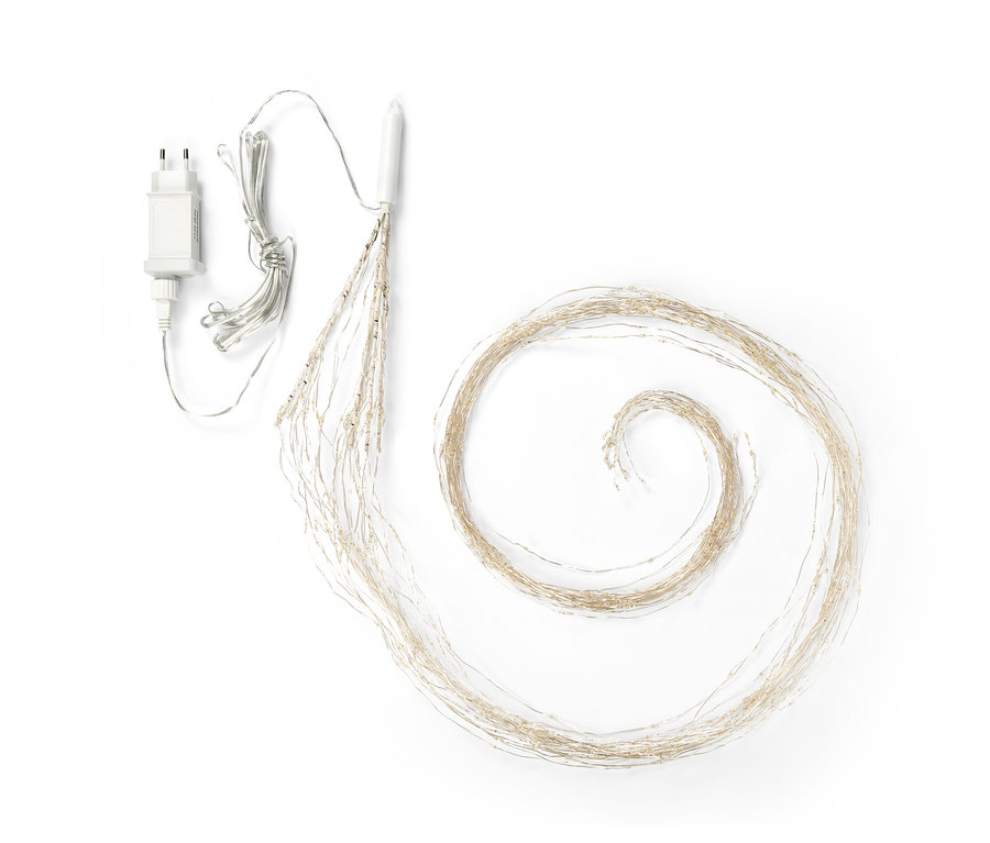 Ein LED-Regen, der spiralförmig aufgerollt ist, zusammen mit einem Netzteil und Kabel.