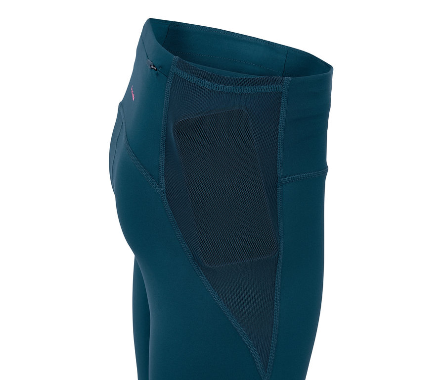 Detail einer blauen 3/4-Sport-Tight mit Netztasche.