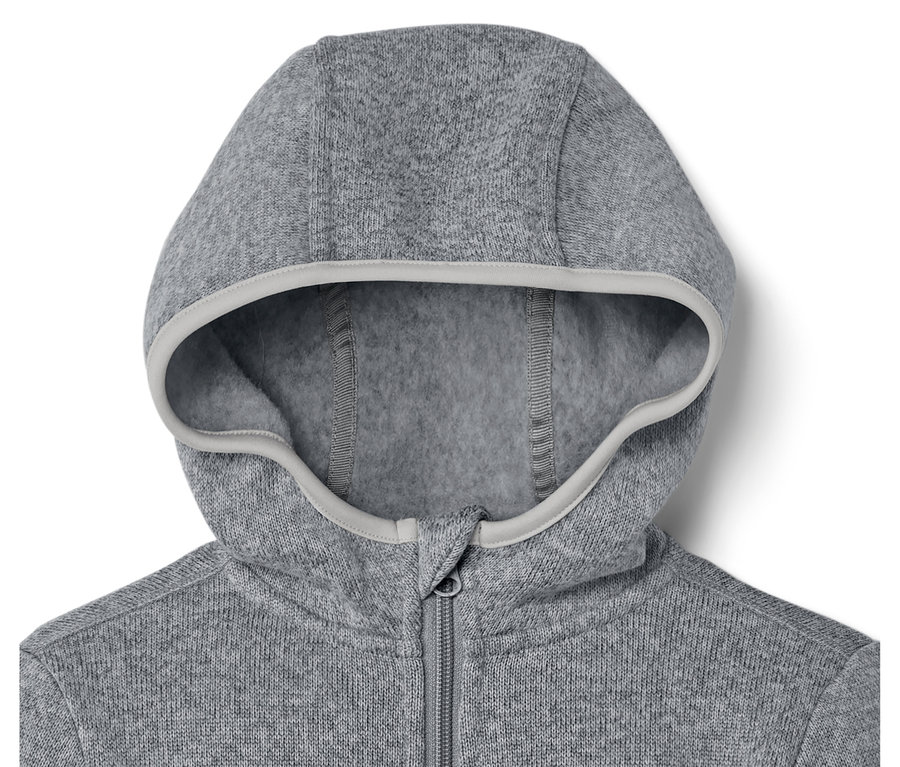 Detailansicht einer grauen Kinder-Strickfleecejacke mit Kapuze.