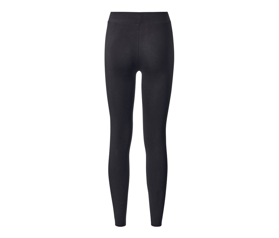Schwarze Sporttight von hinten.