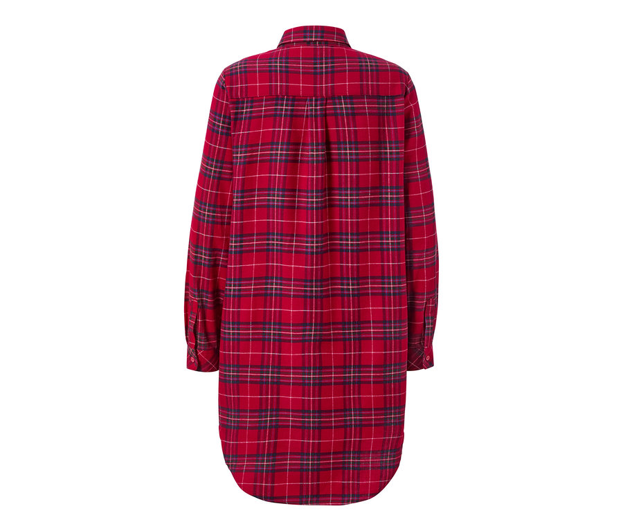 Rotes Flanell-Nachthemd mit Karomuster.