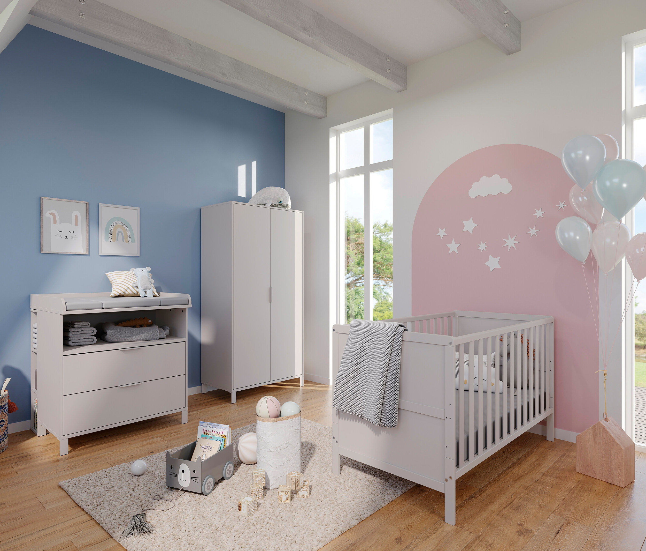 Ein Kinderzimmer mit einem grauen Kinderbett, einer Kommode und einem Schrank der Marke Set »Alkmaar«.