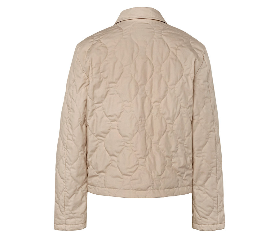 Beige Steppjacke von hinten.