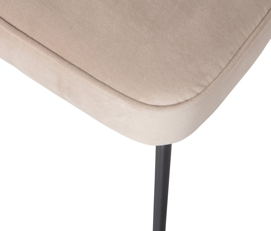 Detailaufnahme eines khaki BePureHome Esszimmerstuhls »Vogue« aus einem 2er-Set mit Beingestell.