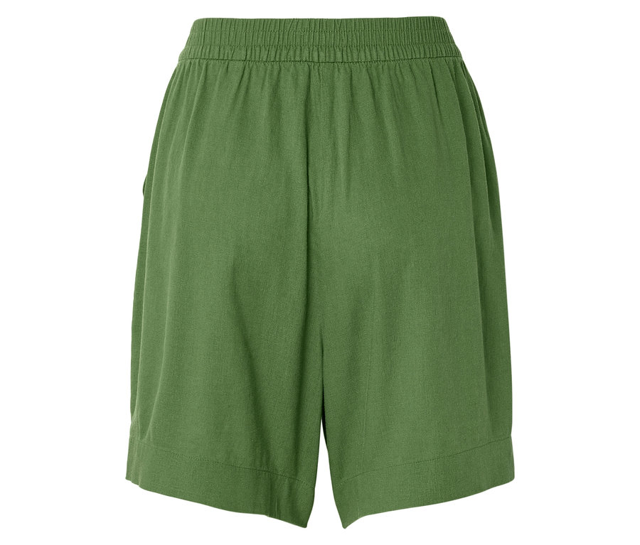Grüne Shorts mit Gummibund.