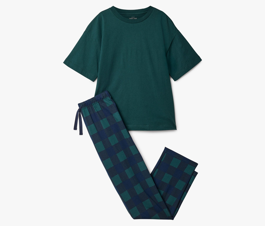 2 Kinder-Pyjamas: dunkelgrünes Kurzarm-T-Shirt und lange Hose mit dunkelblau-dunkelgrünem Karomuster.