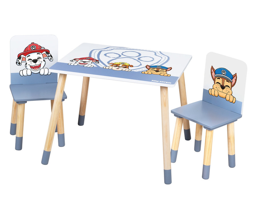Ein Kindertisch mit zwei Stühlen, dekoriert mit Paw Patrol-Figuren.