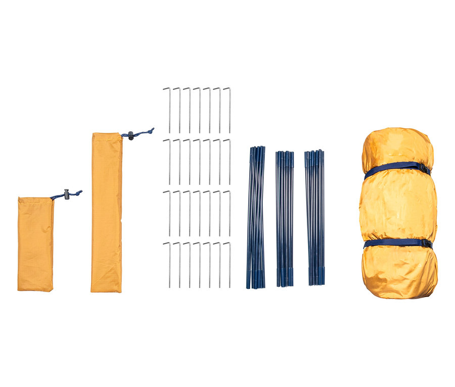 Einzelne Teile des Tambu »SETU 5« 5-Personen-Kuppelzelts sind aufgereiht.