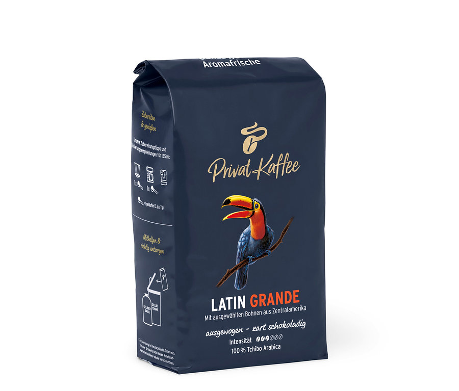 Eine Packung Privat Kaffee Latin Grande Ganze Bohne mit einem Tukan-Bild.