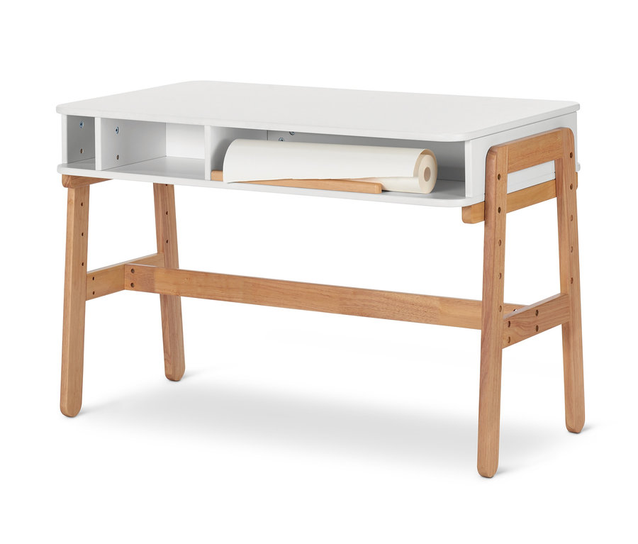 Ein weißer, höhenverstellbarer Tisch mit Holzbeinen.