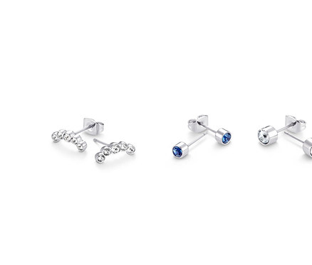 Drei Ohrstecker-Sets verziert mit Swarovski® Kristallen.