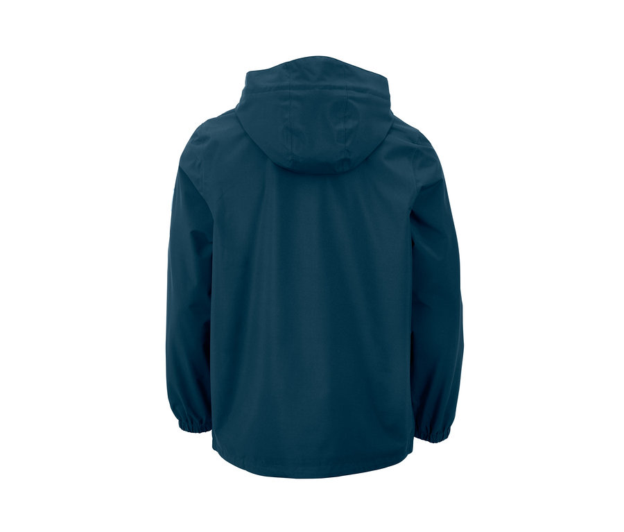 Rückansicht einer Allwetter-Jacke.
