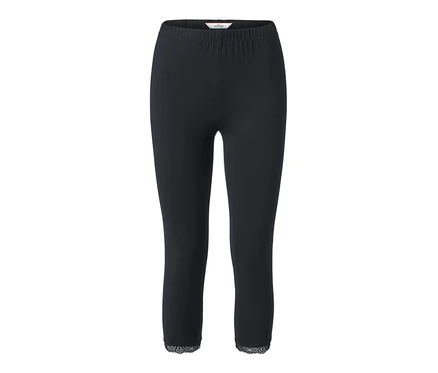 Schwarze 3/4-Leggings mit Spitzenborte.