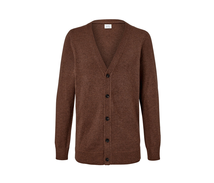Brauner Cardigan mit Knöpfen.