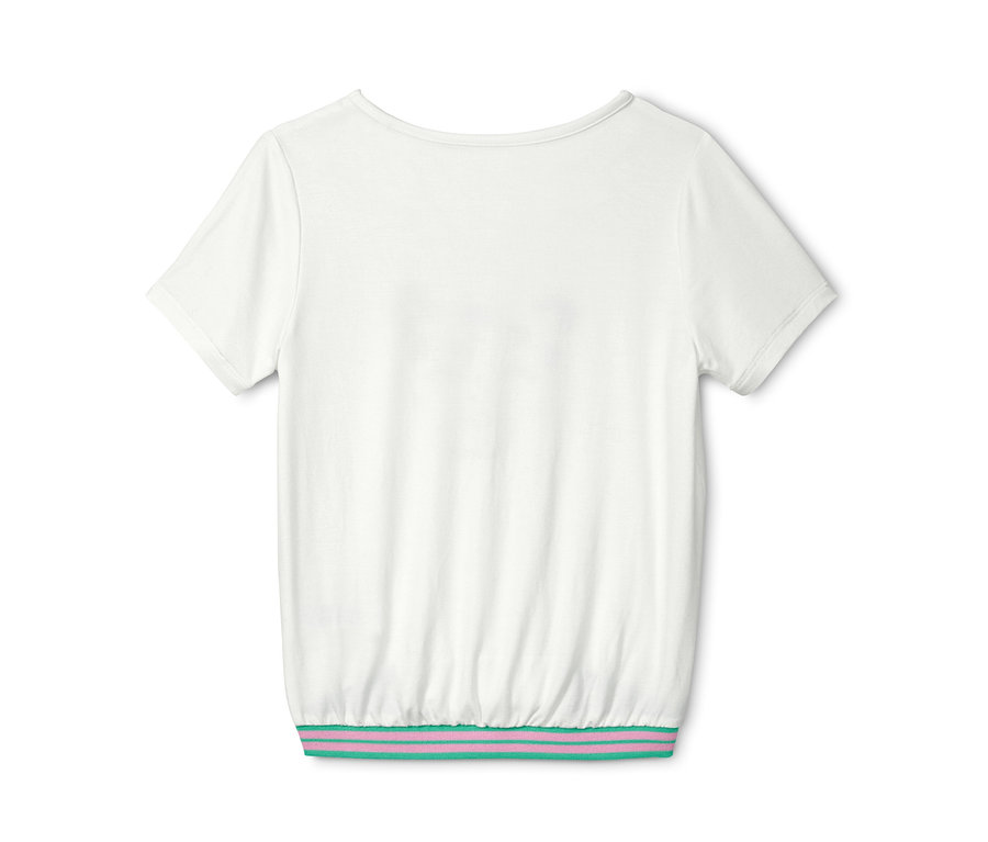 Weißes T-Shirt in Schlupfform mit kurzen Ärmeln und einem grün-rosa gestreiften Saum.