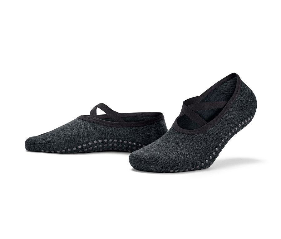 Zwei Paar graue Fitnessfüßlinge.