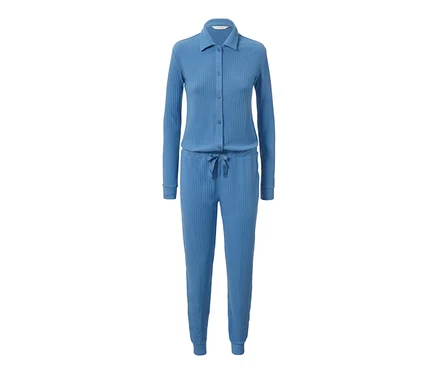 Blauer, gerippter Loungeoverall mit Kragen und Knöpfen.
