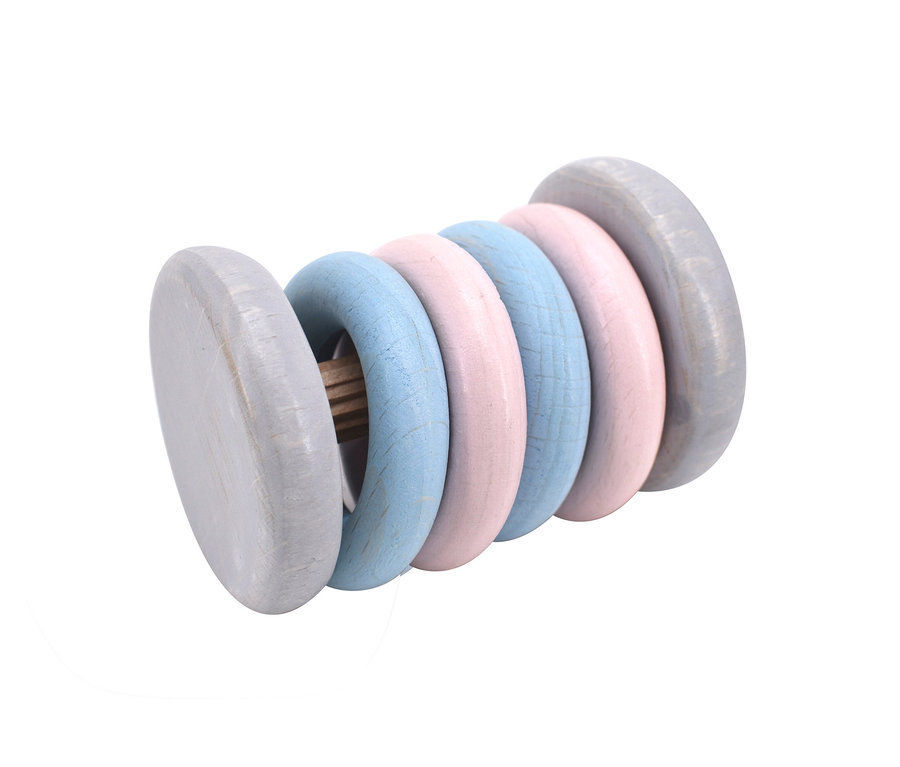 Voggenreiter-Baby-Klangspielzeug-Set aus Holz mit sechs bunten Ringen.