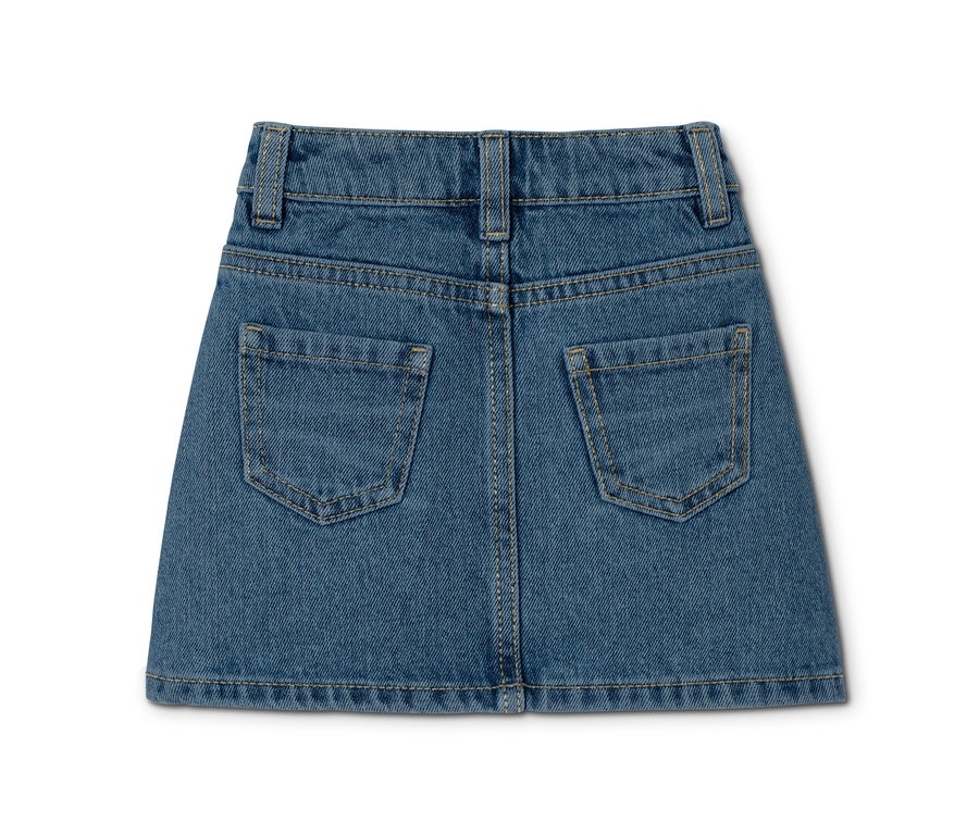 Detailansicht der Rückseite eines Jeansrocks.