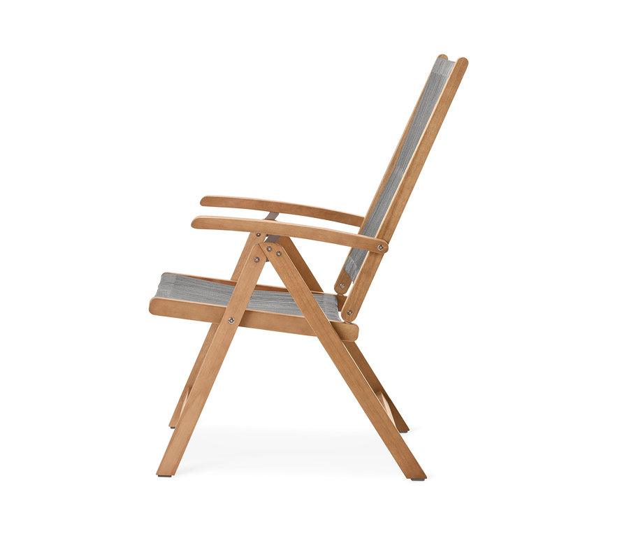 Seitenansicht eines Hochlehners »Lenja« mit verstellbarer Rückenlehne, mit Holzrahmen und grauem Stoff.