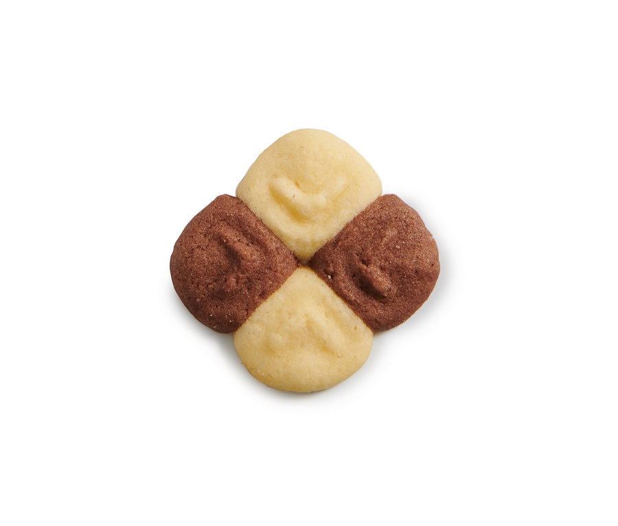 Ein Keks aus der Kekspresse mit Schoko- und Vanillegeschmack.