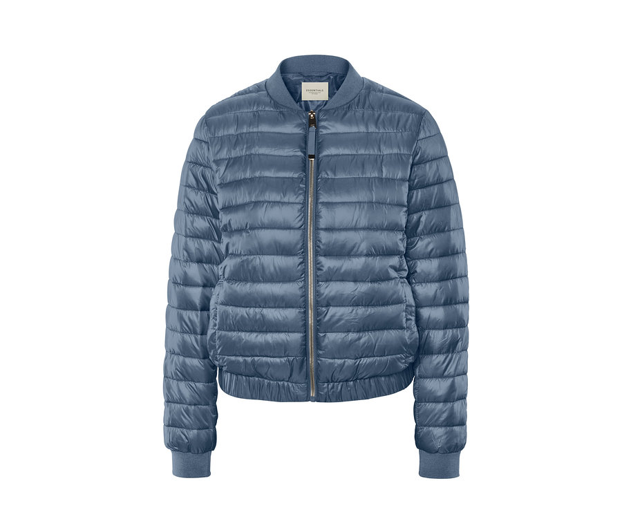 Eine blaue Steppjacke.