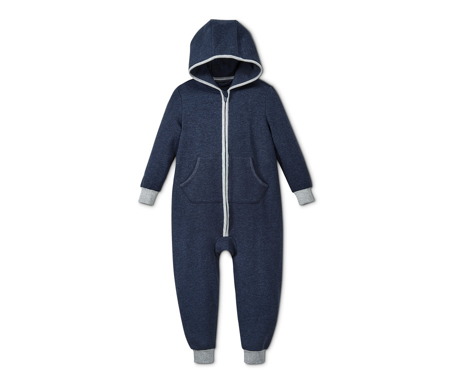 Ein marineblauer Kinder-Loungeoverall mit Kapuze und Rei
verschluss.