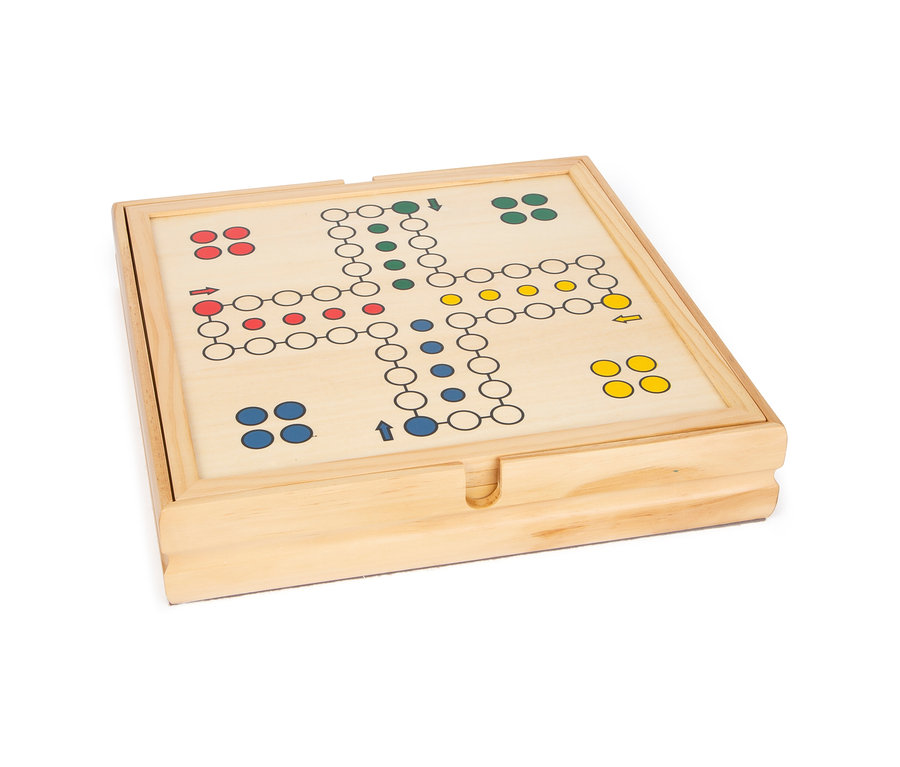 Brettspiel Mensch ärgere Dich nicht in einem Holzrahmen, Teil der small foot Spielesammlung, 20 Klassiker.