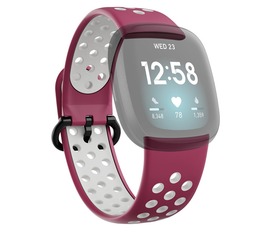 Nahaufnahme einer modernen Smartwatch mit einem rosa Armband, die auf dem Bildschirm die Uhrzeit 12:58 anzeigt. Fitbit fortschrittliche Gesundheits-Smartwatch »Sense«, mondweiß, inkl. Zusatzarmband